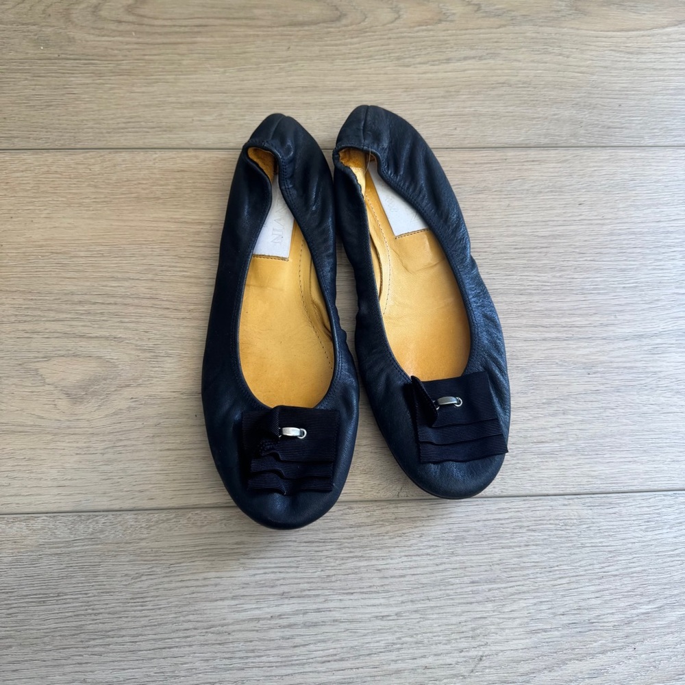 Lanvin Black Leather Ballet Flats Size 38 / US 8 Bow